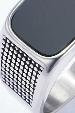 Bague chevalière avec pierre noire