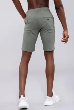 Bermuda chinos