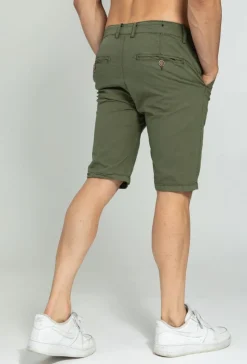 Bermuda chinos