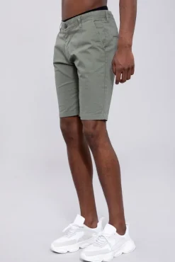 Bermuda chinos