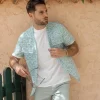 Chemise à imprimé graphique avec poches