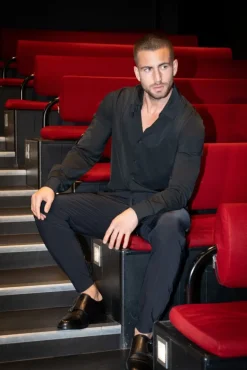 Chemise à manche longues boutonnée pour homme