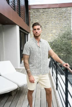 Chemise à manches courtes