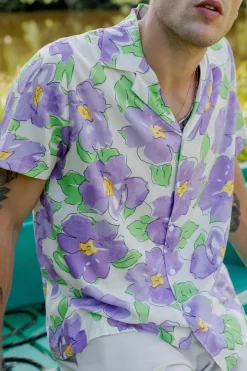 Chemise à manches courtes avec un motif floral