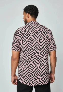 Chemise à motifs géométriques contemporains
