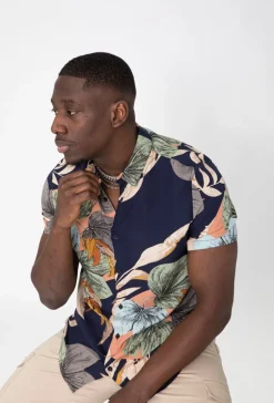 Chemise à motifs manches courtes