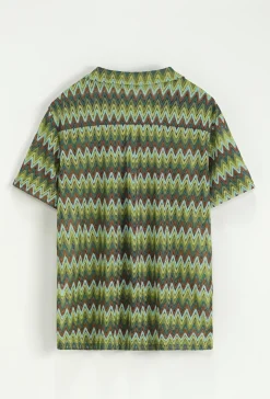 Chemise avec des rayures en zig zag