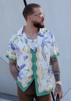 Chemise chic avec des motifs botaniques