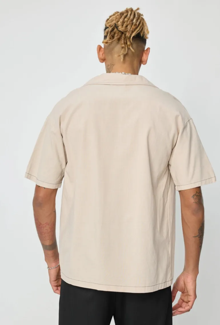 Chemise d'été minimaliste
