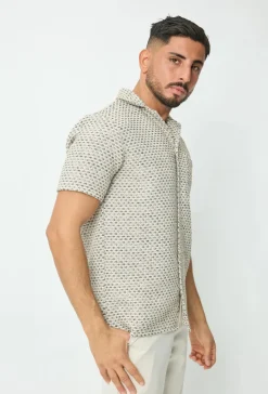 Chemise effet broderie avec des motifs carreaux