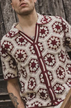 Chemise en crochet à manches courtes avec motif géométrique beige