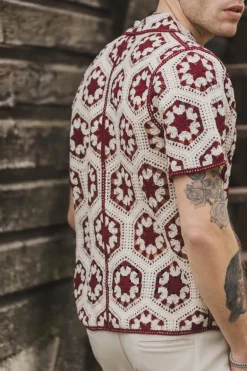 Chemise en crochet à manches courtes avec motif géométrique beige