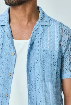 Chemise en dentelle manches courtes col à revers