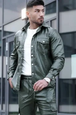 Chemise en simili cuir