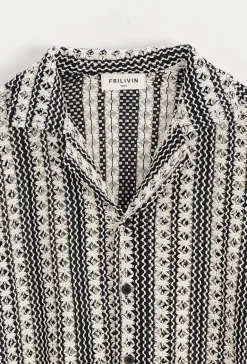 Chemise en tricot transparent
