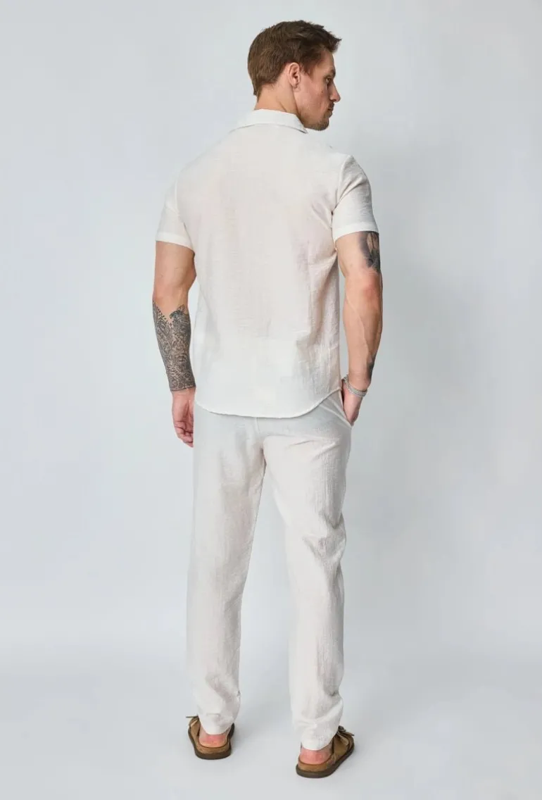 Chemise fine manches courtes unie