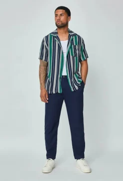 Chemise habillée à rayures verticales