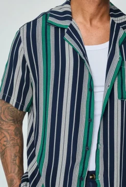 Chemise habillée à rayures verticales