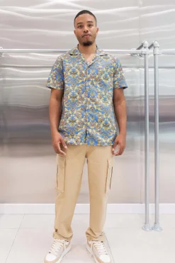 Chemise manches courtes à motifs fleuris