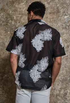 Chemise manches courtes à motifs fleuris broder