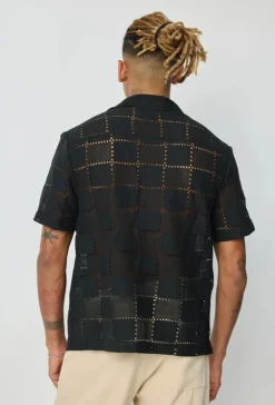 Chemise unie à motif carré