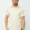 Chemise unie classique satinée et osée à manches courtes