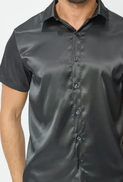 Chemise unie classique satinée et osée à manches courtes