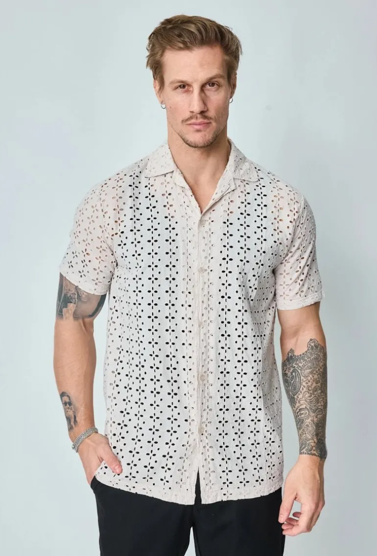 Chemise unie en dentelle manches courtes col à revers