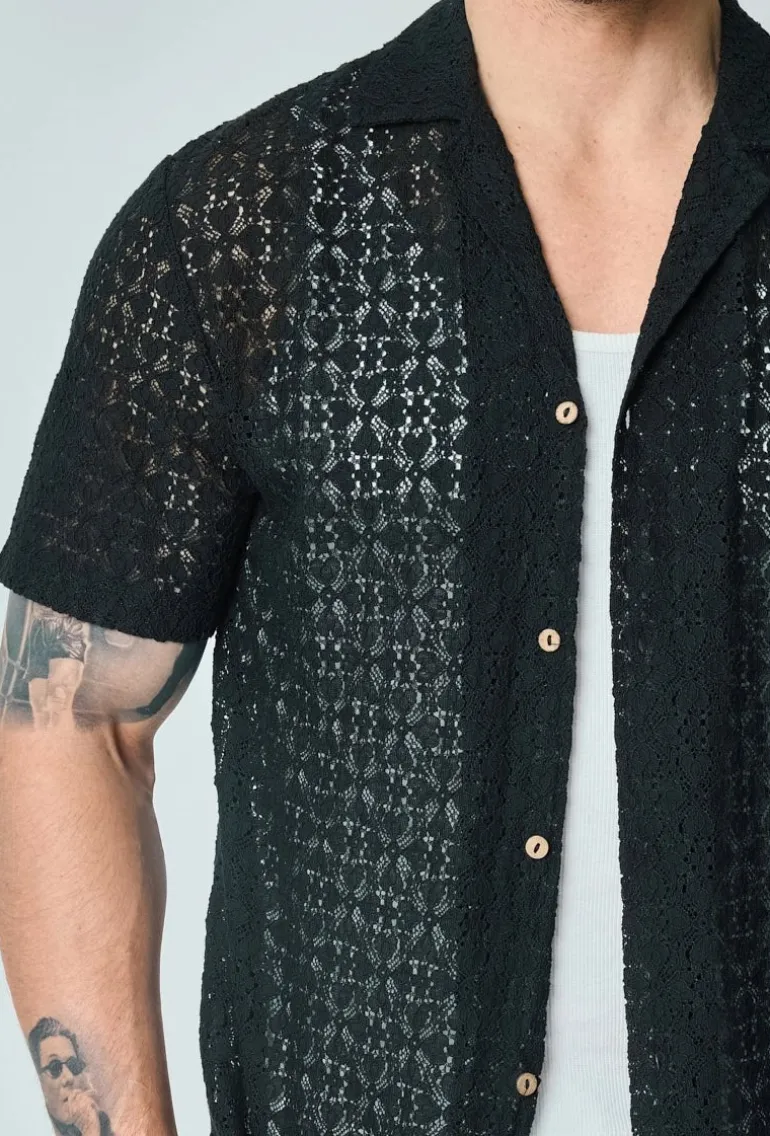 Chemise unie en dentelle manches courtes col à revers