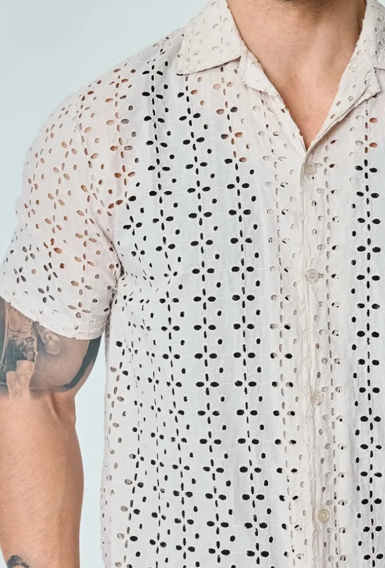 Chemise unie en dentelle manches courtes col à revers