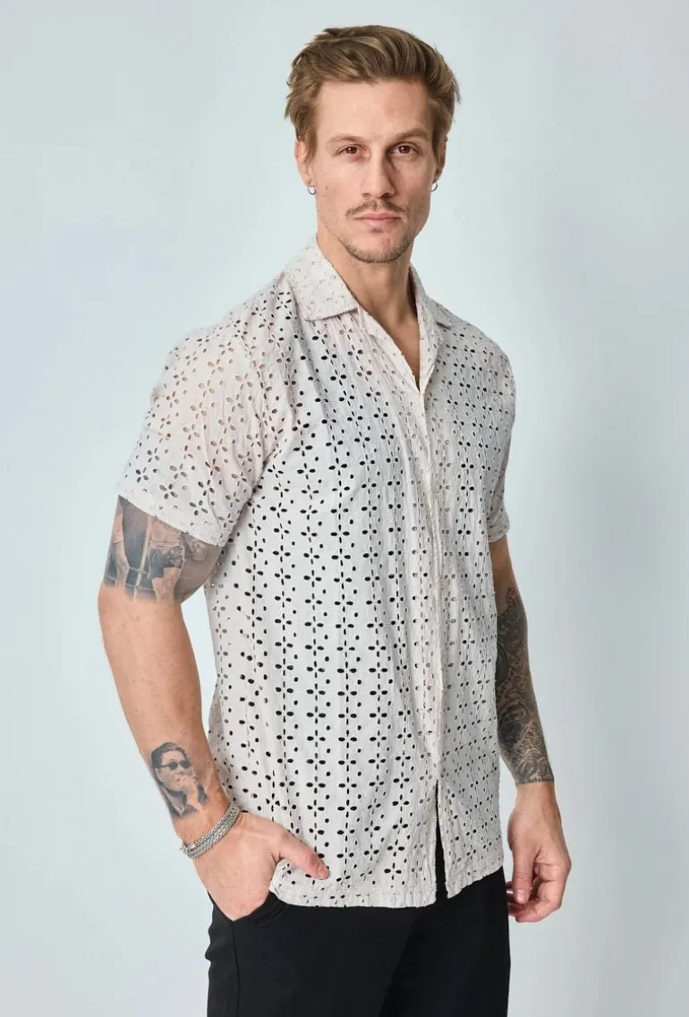 Chemise unie en dentelle manches courtes col à revers