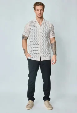 Chemise unie en dentelle manches courtes col à revers