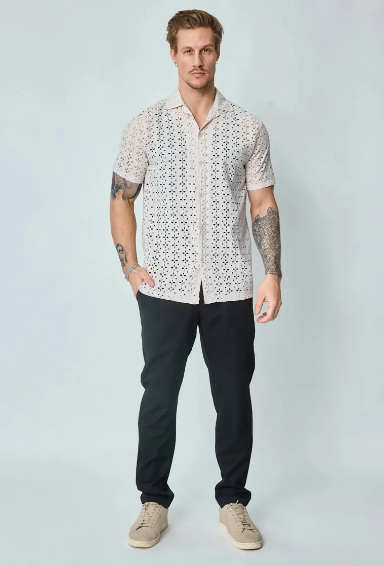 Chemise unie en dentelle manches courtes col à revers