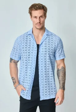 Chemise unie en dentelle manches courtes col à revers