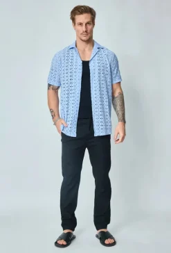 Chemise unie en dentelle manches courtes col à revers