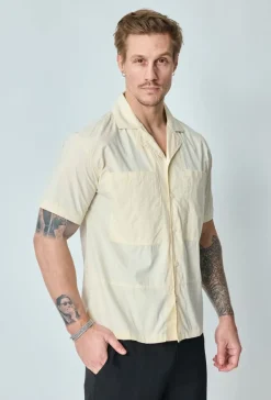 Chemise unie manches courtes