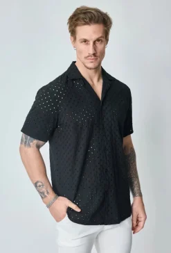 Chemise unie trouée manches courtes