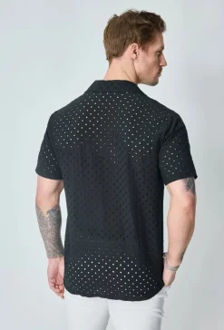 Chemise unie trouée manches courtes