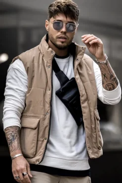 Doudoune sans manches avec capuche amovible