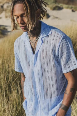 Ensemble chemise et short unis à rayures
