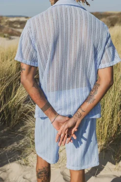 Ensemble chemise et short unis à rayures