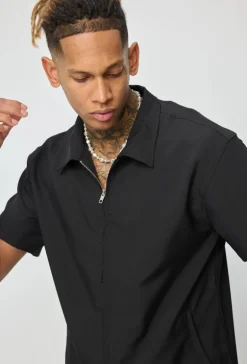 Ensemble chemise et shorts zippé moderne
