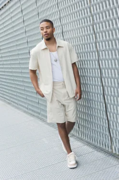 Ensemble chemise et shorts zippé moderne