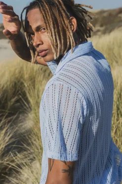 Ensemble chemise et short unis à rayures