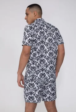 Ensemble chemise manches courtes et short à motif baroque