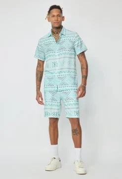 Ensemble short à motif géométrique