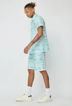 Ensemble short à motif géométrique