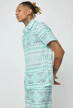 Ensemble short à motif géométrique