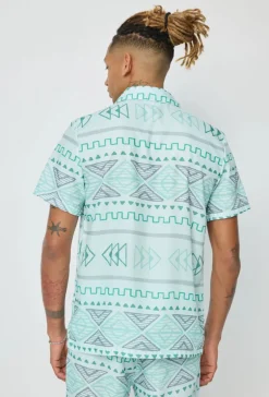 Ensemble short à motif géométrique