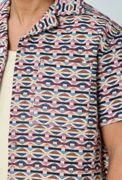 Ensemble short et chemise a motifs géométriques